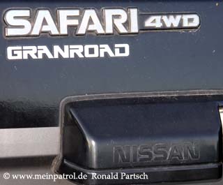 Emblem, sticker, Safari, Granroad, granroad, Nissan, nissan, Patrol, patrol, Safari, safari, Patrol GR, patrol gr, Safari GR, safari gr, GR, gr, KR, kr, Patrol GQ, patrol gq, Safari GQ, safari gq, GQ, gq, Y60, y60, JRY60, jry60, JRLY60, jrly60, VRGY60, vrgy60, ARGY60, argy60, TD42, td42, 4.2-Liter, 4.2 Litre, 4.2 litre, 4,2-Liter, Sechszylinder, Inlinesix, inlinesix, high roof, Hochdach, Jeep, jeep, Wrangler, wrangler, TJ, tj, Yamaha, Kodiak, yamaha, kodiak, 4x4, 4WD, 4wd, four wheel drive, AWD, awd, Offroad, offroad, Off Road, OFF ROAD, off road, offroader, Allradler, Allradantrieb, Gel&auml;ndeuntersetzung, Reduktion, low gears, Differenzialsperre, Differentialsperre, locker, Gelaendewagen, Gel&auml;ndewagen, Reisen, reisen, travel, Expedition, expedition, Tour, tour, Tuning, tuning, tune, Zubeh&ouml;r, equipment