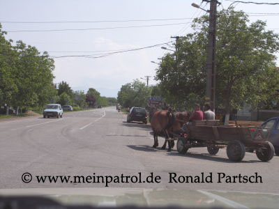 Fumosito, Rum&auml;nien, romania, roumania, Nissan, nissan, Patrol, patrol, Safari, safari, Patrol GR, patrol gr, Safari GR, safari gr, GR, gr, KR, kr, Patrol GQ, patrol gq, Safari GQ, safari gq, GQ, gq, Y60, y60, JRY60, jry60, JRLY60, jrly60, VRGY60, vrgy60, ARGY60, argy60, TD42, td42, 4.2-Liter, 4.2 Litre, 4.2 litre, 4,2-Liter, Sechszylinder, Inlinesix, inlinesix, high roof, Hochdach, Jeep, jeep, Wrangler, wrangler, TJ, tj, Yamaha, Kodiak, yamaha, kodiak, 4x4, 4WD, 4wd, four wheel drive, AWD, awd, Offroad, offroad, Off Road, OFF ROAD, off road, offroader, Allradler, Allradantrieb, Gel&auml;ndeuntersetzung, Reduktion, low gears, Differenzialsperre, Differentialsperre, locker, Gelaendewagen, Gel&auml;ndewagen, Reisen, reisen, travel, Expedition, expedition, Tour, tour, Tuning, tuning, tune, Zubeh&ouml;r, equipment