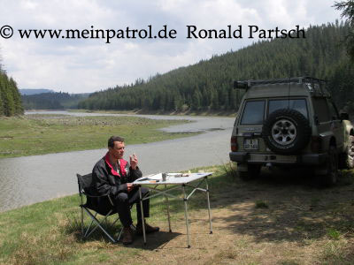 Fumosito, Stausee, Lacul Fantanel, Smida, Rum&auml;nien, romania, roumania, Nissan, nissan, Patrol, patrol, Safari, safari, Patrol GR, patrol gr, Safari GR, safari gr, GR, gr, KR, kr, Patrol GQ, patrol gq, Safari GQ, safari gq, GQ, gq, Y60, y60, JRY60, jry60, JRLY60, jrly60, VRGY60, vrgy60, ARGY60, argy60, TD42, td42, 4.2-Liter, 4.2 Litre, 4.2 litre, 4,2-Liter, Sechszylinder, Inlinesix, inlinesix, high roof, Hochdach, Jeep, jeep, Wrangler, wrangler, TJ, tj, Yamaha, Kodiak, yamaha, kodiak, 4x4, 4WD, 4wd, four wheel drive, AWD, awd, Offroad, offroad, Off Road, OFF ROAD, off road, offroader, Allradler, Allradantrieb, Gel&auml;ndeuntersetzung, Reduktion, low gears, Differenzialsperre, Differentialsperre, locker, Gelaendewagen, Gel&auml;ndewagen, Reisen, reisen, travel, Expedition, expedition, Tour, tour, Tuning, tuning, tune, Zubeh&ouml;r, equipment