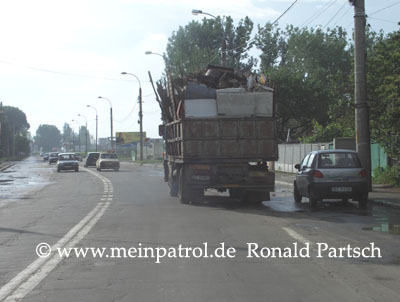 Lkw, Buzau, Fumosito, Rum&auml;nien, romania, roumania, Nissan, nissan, Patrol, patrol, Safari, safari, Patrol GR, patrol gr, Safari GR, safari gr, GR, gr, KR, kr, Patrol GQ, patrol gq, Safari GQ, safari gq, GQ, gq, Y60, y60, JRY60, jry60, JRLY60, jrly60, VRGY60, vrgy60, ARGY60, argy60, TD42, td42, 4.2-Liter, 4.2 Litre, 4.2 litre, 4,2-Liter, Sechszylinder, Inlinesix, inlinesix, high roof, Hochdach, Jeep, jeep, Wrangler, wrangler, TJ, tj, Yamaha, Kodiak, yamaha, kodiak, 4x4, 4WD, 4wd, four wheel drive, AWD, awd, Offroad, offroad, Off Road, OFF ROAD, off road, offroader, Allradler, Allradantrieb, Gel&auml;ndeuntersetzung, Reduktion, low gears, Differenzialsperre, Differentialsperre, locker, Gelaendewagen, Gel&auml;ndewagen, Reisen, reisen, travel, Expedition, expedition, Tour, tour, Tuning, tuning, tune, Zubeh&ouml;r, equipment