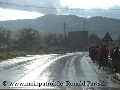 Brasov, Bran, Graf, Dracula, Vampire, Fumosito, Rum&auml;nien, romania, roumania, Nissan, nissan, Patrol, patrol, Safari, safari, Patrol GR, patrol gr, Safari GR, safari gr, GR, gr, KR, kr, Patrol GQ, patrol gq, Safari GQ, safari gq, GQ, gq, Y60, y60, JRY60, jry60, JRLY60, jrly60, VRGY60, vrgy60, ARGY60, argy60, TD42, td42, 4.2-Liter, 4.2 Litre, 4.2 litre, 4,2-Liter, Sechszylinder, Inlinesix, inlinesix, high roof, Hochdach, Jeep, jeep, Wrangler, wrangler, TJ, tj, Yamaha, Kodiak, yamaha, kodiak, 4x4, 4WD, 4wd, four wheel drive, AWD, awd, Offroad, offroad, Off Road, OFF ROAD, off road, offroader, Allradler, Allradantrieb, Gel&auml;ndeuntersetzung, Reduktion, low gears, Differenzialsperre, Differentialsperre, locker, Gelaendewagen, Gel&auml;ndewagen, Reisen, reisen, travel, Expedition, expedition, Tour, tour, Tuning, tuning, tune, Zubeh&ouml;r, equipment