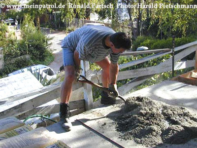 Ronald, mischt, Beton, Nissan, nissan, Patrol, patrol, Safari, safari, Patrol GR, patrol gr, Safari GR, safari gr, GR, gr, KR, kr, Patrol GQ, patrol gq, Safari GQ, safari gq, GQ, gq, Y60, y60, JRY60, jry60, JRLY60, jrly60, VRGY60, vrgy60, ARGY60, argy60, TD42, td42, 4.2-Liter, 4.2 Litre, 4.2 litre, 4,2-Liter, Sechszylinder, Inlinesix, inlinesix, high roof, Hochdach, Jeep, jeep, Wrangler, wrangler, TJ, tj, Yamaha, Kodiak, yamaha, kodiak, 4x4, 4WD, 4wd, four wheel drive, AWD, awd, Offroad, offroad, Off Road, OFF ROAD, off road, offroader, Allradler, Allradantrieb, Gel&auml;ndeuntersetzung, Reduktion, low gears, Differenzialsperre, Differentialsperre, locker, Gelaendewagen, Gel&auml;ndewagen, Reisen, reisen, travel, Expedition, expedition, Tour, tour, Tuning, tuning, tune, Zubeh&ouml;r, equipment