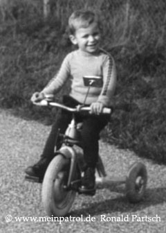 Dreirad, Nissan, nissan, Patrol, patrol, Safari, safari, Patrol GR, patrol gr, Safari GR, safari gr, GR, gr, KR, kr, Patrol GQ, patrol gq, Safari GQ, safari gq, GQ, gq, Y60, y60, JRY60, jry60, JRLY60, jrly60, VRGY60, vrgy60, ARGY60, argy60, TD42, td42, 4.2-Liter, 4.2 Litre, 4.2 litre, 4,2-Liter, Sechszylinder, Inlinesix, inlinesix, high roof, Hochdach, Jeep, jeep, Wrangler, wrangler, TJ, tj, Yamaha, Kodiak, yamaha, kodiak, 4x4, 4WD, 4wd, four wheel drive, AWD, awd, Offroad, offroad, Off Road, OFF ROAD, off road, offroader, Allradler, Allradantrieb, Gel&auml;ndeuntersetzung, Reduktion, low gears, Differenzialsperre, Differentialsperre, locker, Gelaendewagen, Gel&auml;ndewagen, Reisen, reisen, travel, Expedition, expedition, Tour, tour, Tuning, tuning, tune, Zubeh&ouml;r, equipment